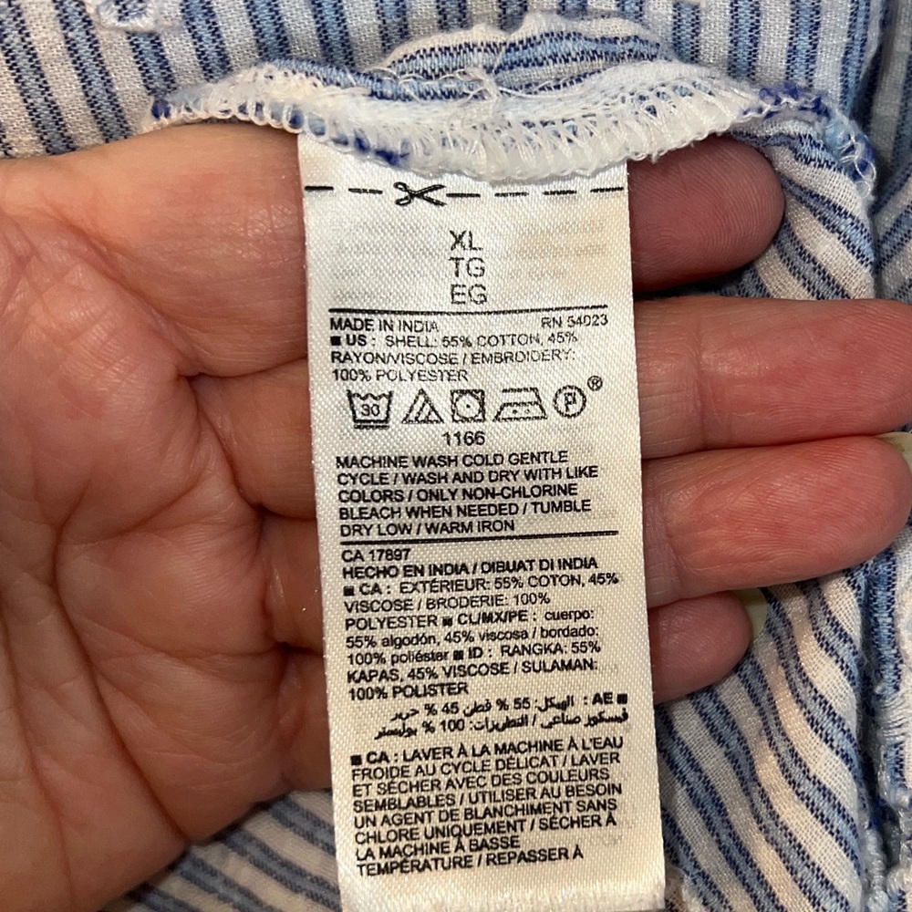 Old Navy Blue & White Stripe Eyelet Top Sz XL - Picture 8 of 8